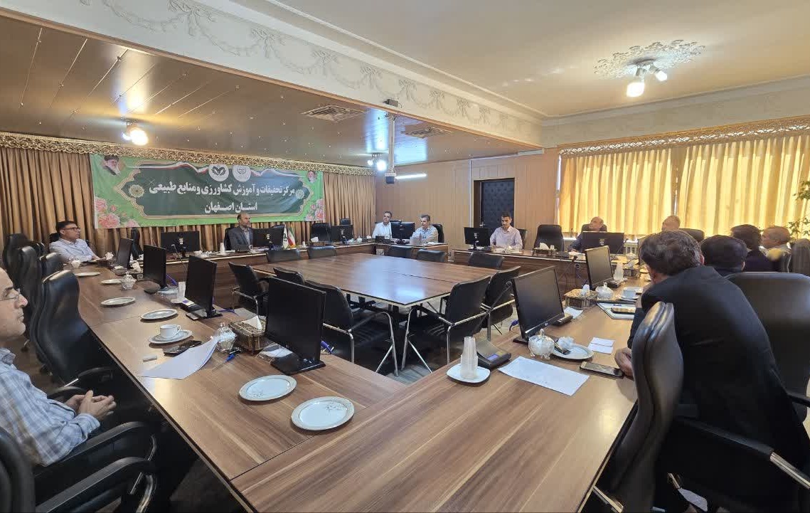 وضعیت حال وآینده صنعت تولید گوشت مرغ در استان اصفهان