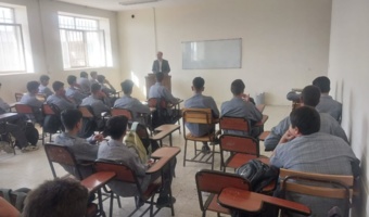 جلسه ای با دانش آموزان جدید الورود هنرستان آفرینش